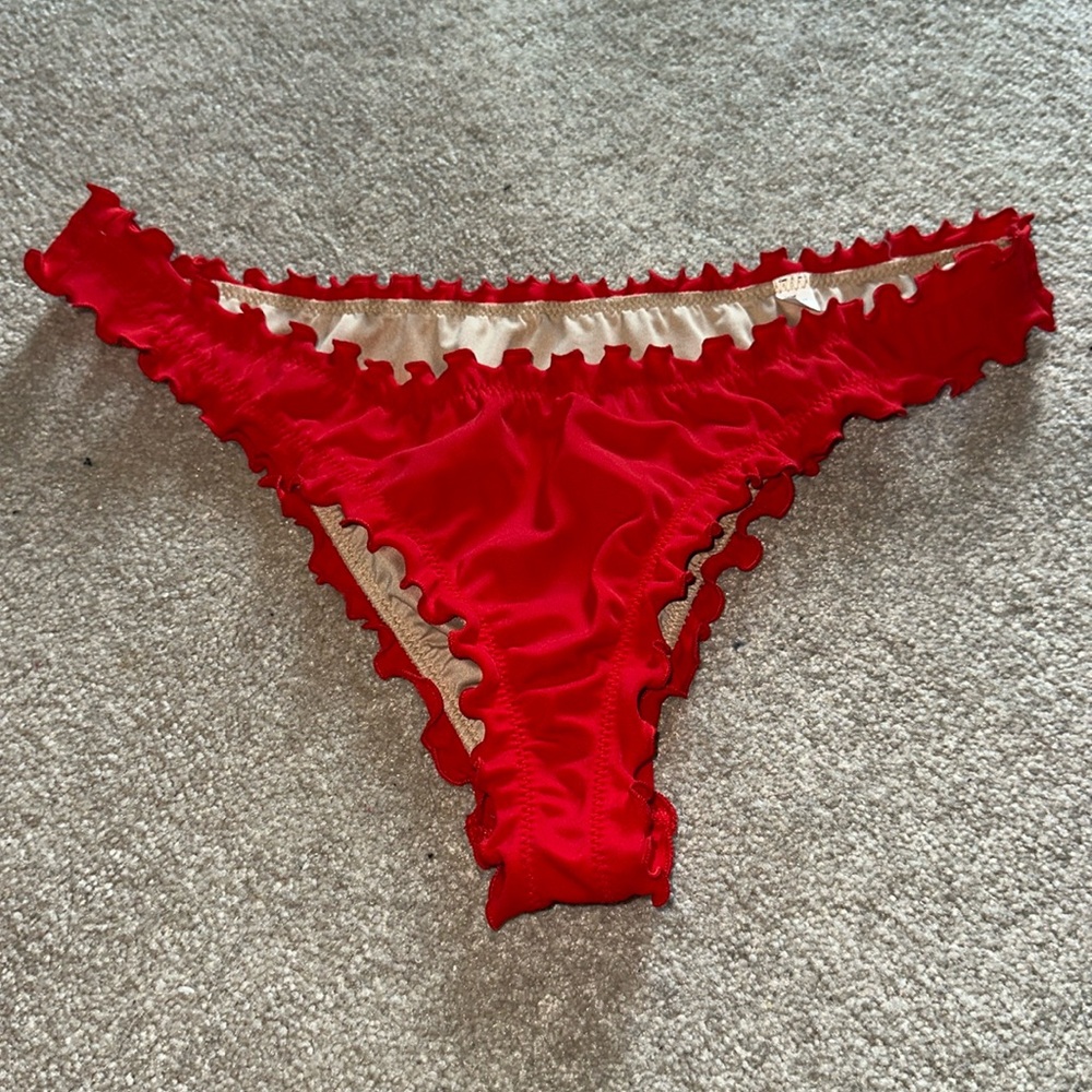 Ruffle bikini bottoms | Red